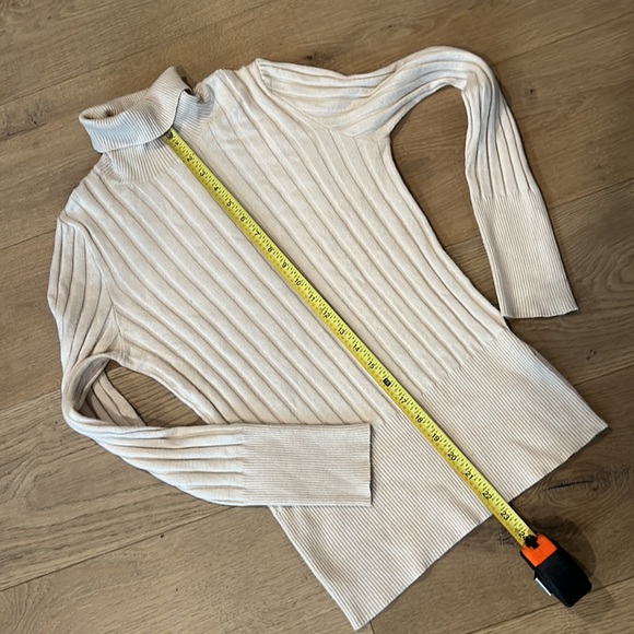 Soft lightweight turtleneck made in Italy by antonia erre - Picture 3 of 8